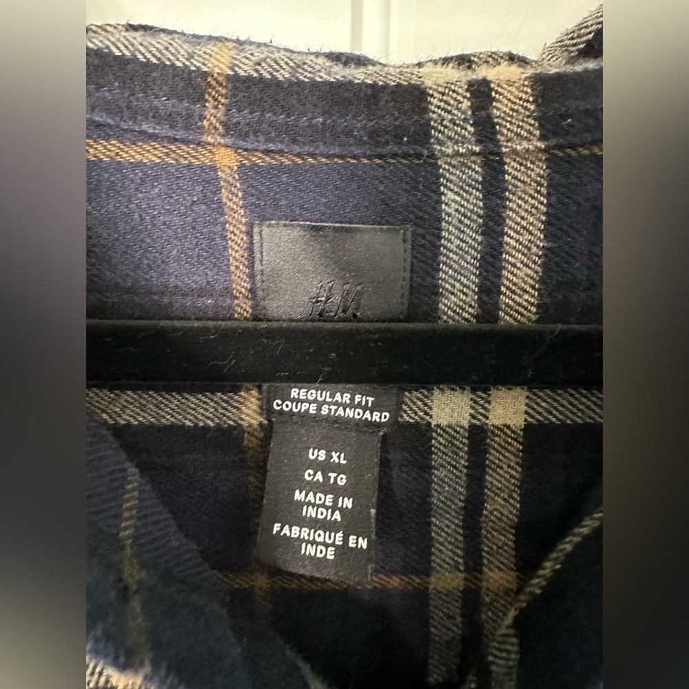 H&M flannel navy plaid button down - Picture 2 of 3